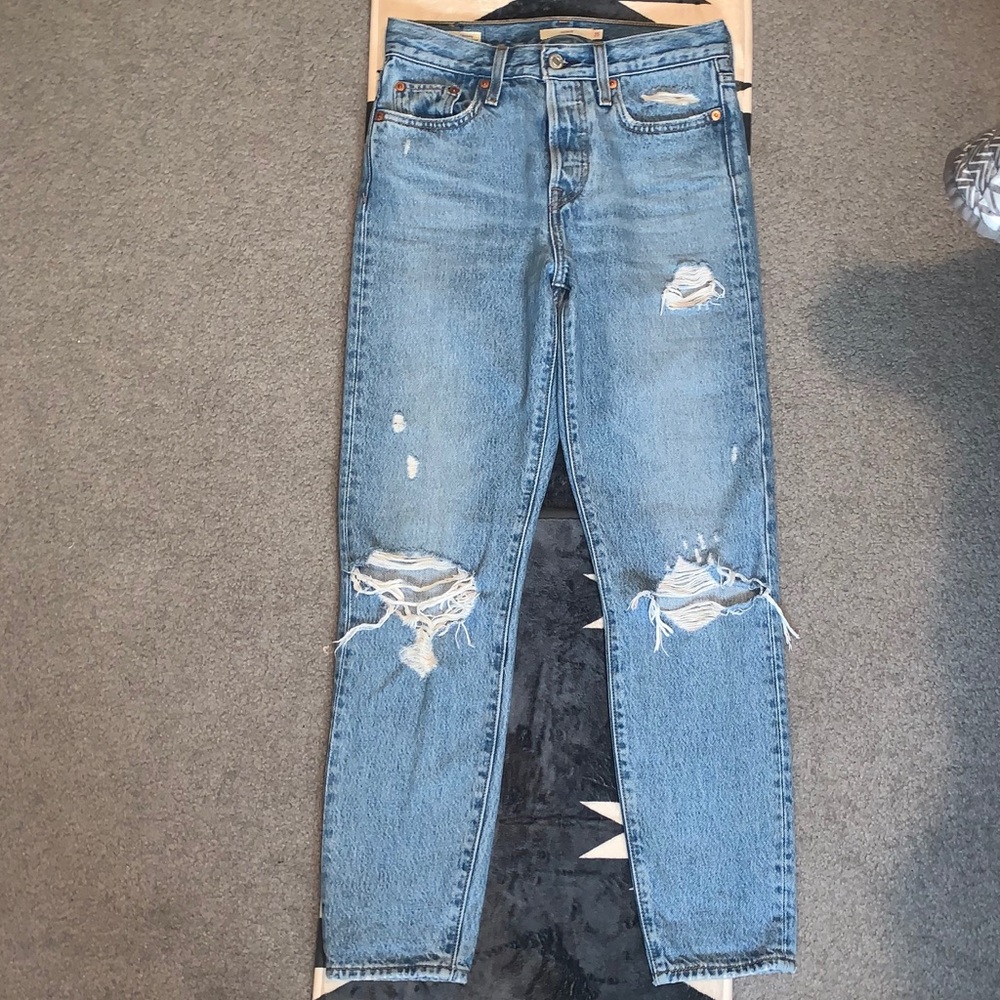 Light Wash Levi’s Wedgie Straight Jean